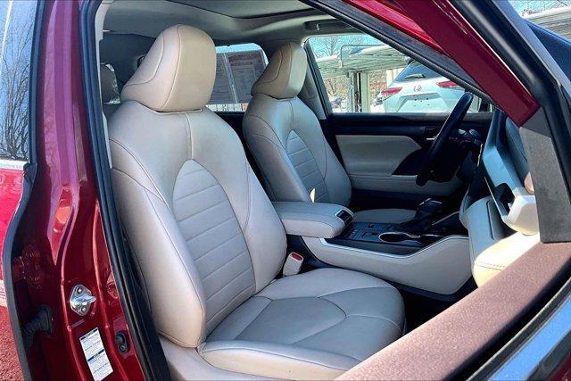 used 2022 Toyota Highlander Hybrid car, priced at $34,450