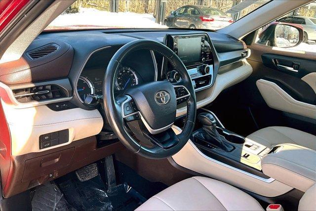 used 2022 Toyota Highlander Hybrid car, priced at $34,450