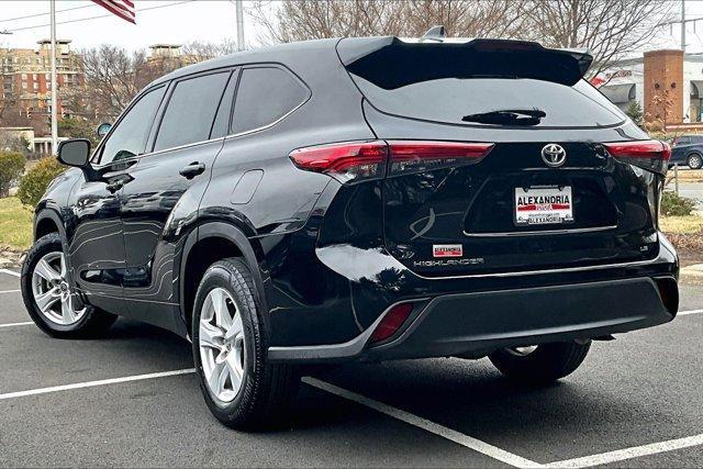 used 2022 Toyota Highlander car, priced at $27,995