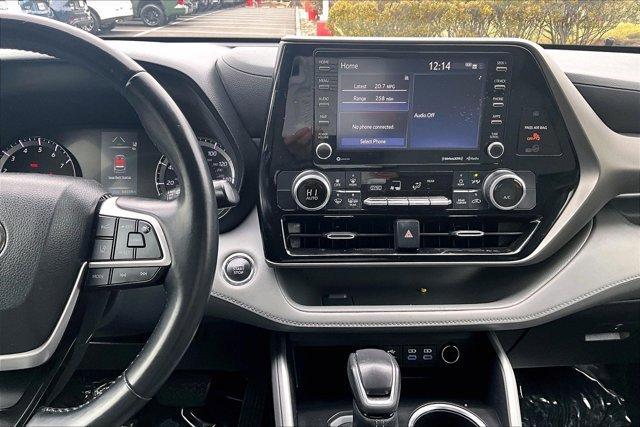 used 2022 Toyota Highlander car, priced at $27,995