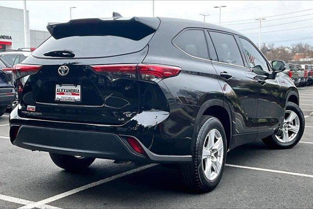 used 2022 Toyota Highlander car, priced at $27,995