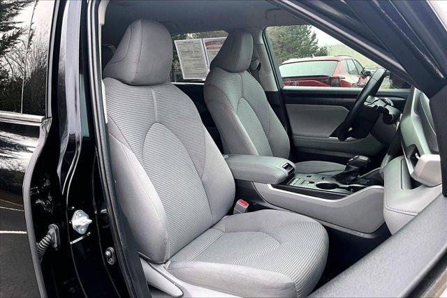 used 2022 Toyota Highlander car, priced at $27,995