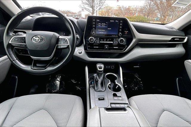 used 2022 Toyota Highlander car, priced at $27,995