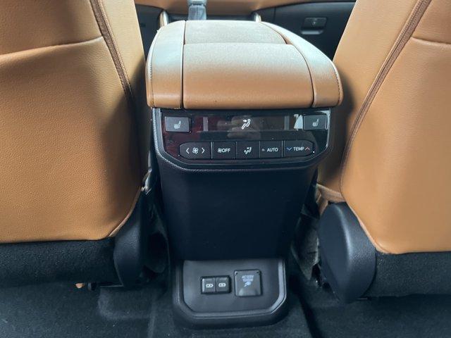 new 2026 Toyota Highlander Hybrid car