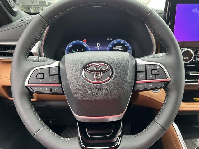 new 2026 Toyota Highlander Hybrid car