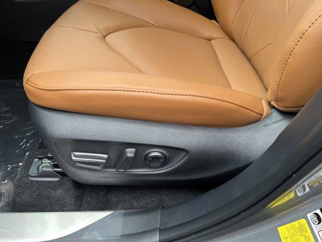 new 2026 Toyota Highlander Hybrid car