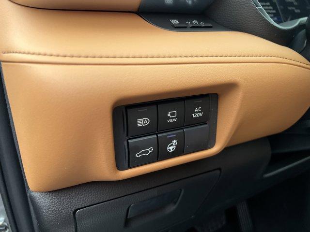 new 2026 Toyota Highlander Hybrid car