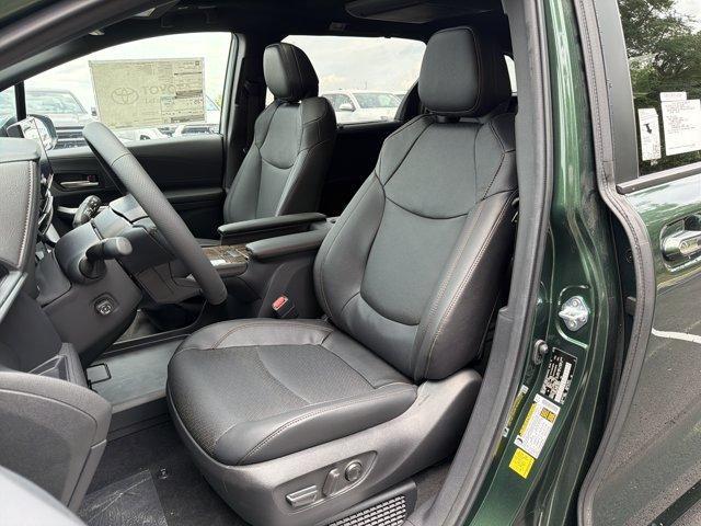 new 2025 Toyota Sienna car