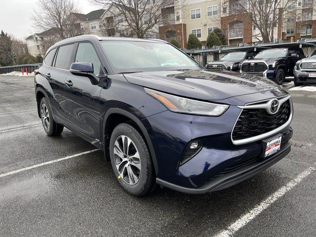 new 2026 Toyota Highlander Hybrid car