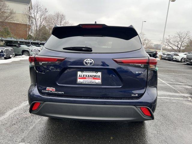 new 2026 Toyota Highlander Hybrid car