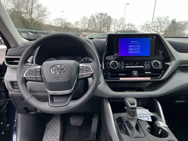 new 2026 Toyota Highlander Hybrid car