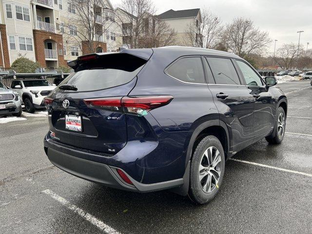 new 2026 Toyota Highlander Hybrid car