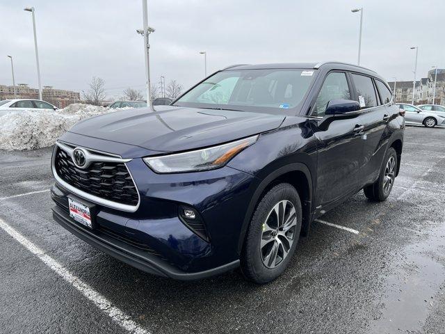 new 2026 Toyota Highlander Hybrid car