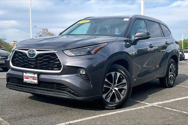 used 2022 Toyota Highlander Hybrid car, priced at $36,475