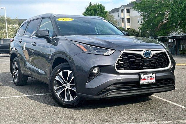 used 2022 Toyota Highlander Hybrid car, priced at $36,475