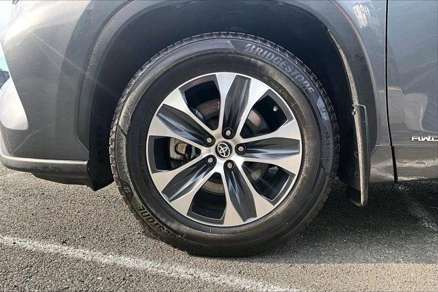 used 2022 Toyota Highlander Hybrid car, priced at $36,475