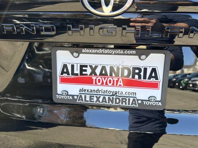 new 2026 Toyota Grand Highlander Hybrid car