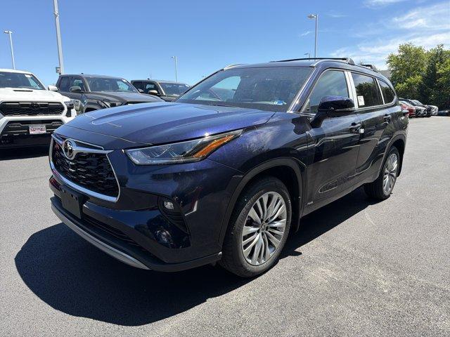 new 2026 Toyota Highlander Hybrid car