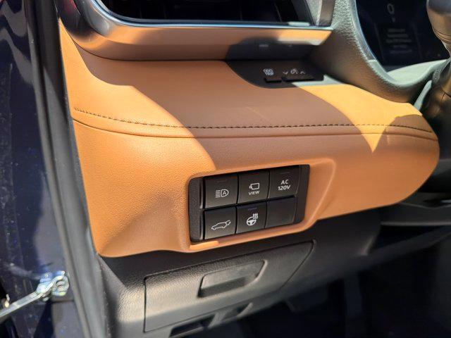 new 2026 Toyota Highlander Hybrid car