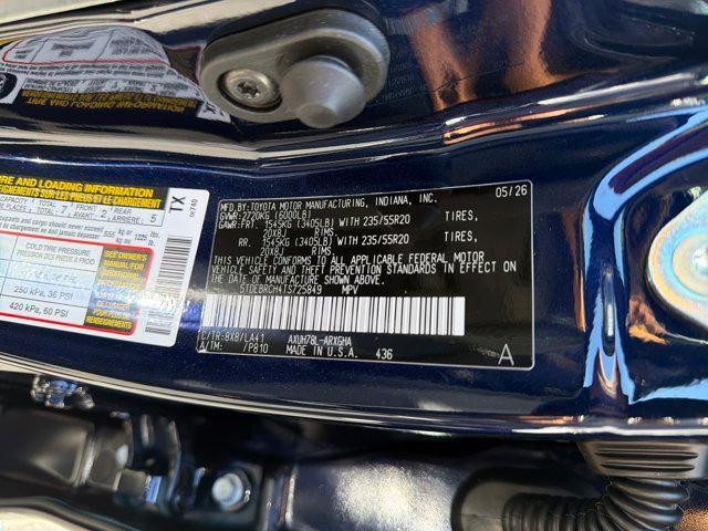 new 2026 Toyota Highlander Hybrid car