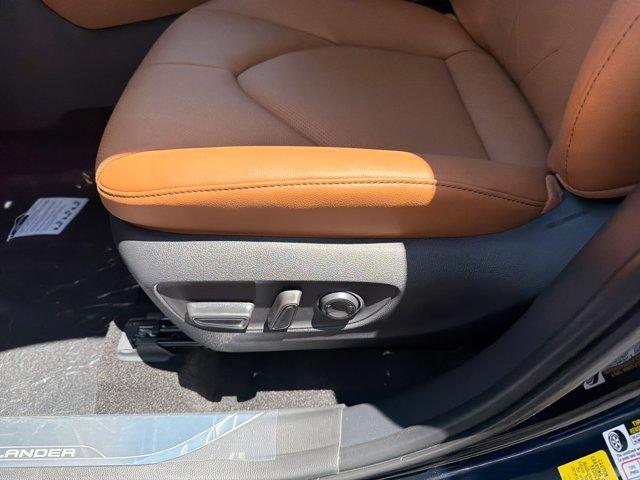new 2026 Toyota Highlander Hybrid car