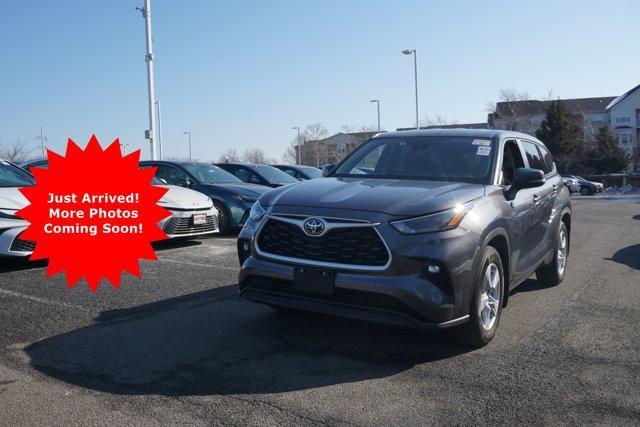 used 2024 Toyota Highlander car, priced at $31,450