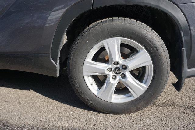 used 2024 Toyota Highlander car, priced at $31,450