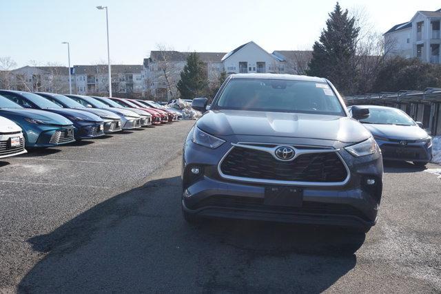 used 2024 Toyota Highlander car, priced at $31,450
