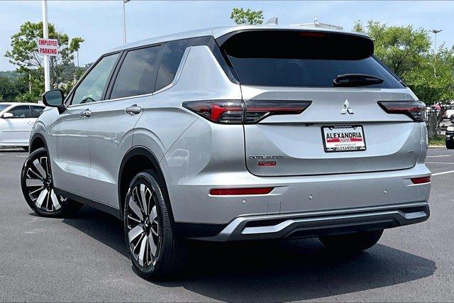used 2025 Mitsubishi Outlander car, priced at $26,970