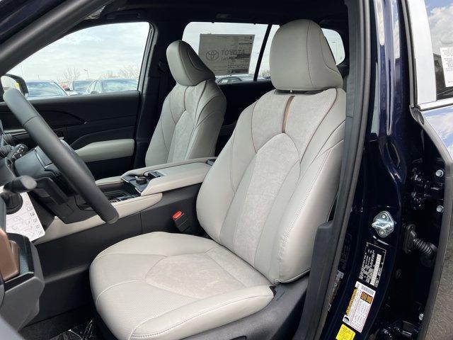 new 2026 Toyota Grand Highlander Hybrid car