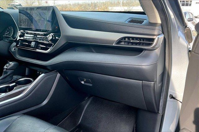 used 2020 Toyota Highlander car, priced at $27,995