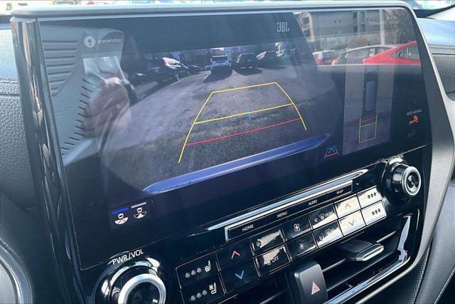 used 2020 Toyota Highlander car, priced at $27,995