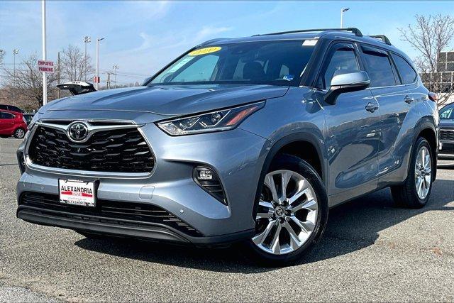 used 2020 Toyota Highlander car, priced at $27,995