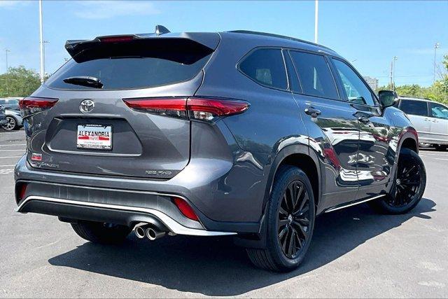 used 2023 Toyota Highlander car, priced at $42,990