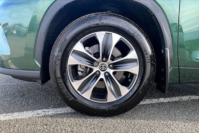 used 2025 Toyota Highlander car, priced at $42,995