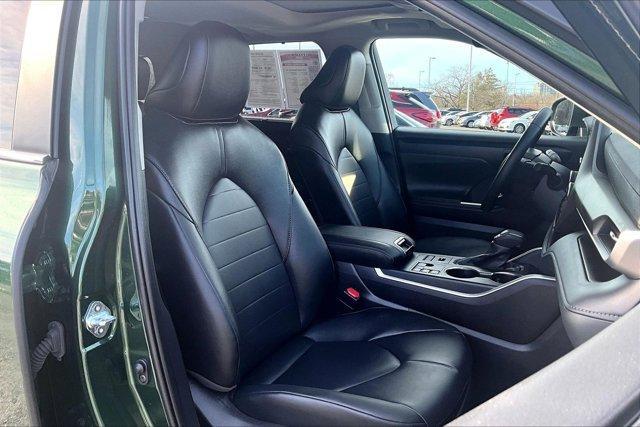 used 2025 Toyota Highlander car, priced at $42,995