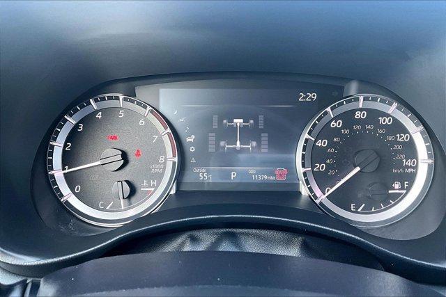 used 2025 Toyota Highlander car, priced at $42,995