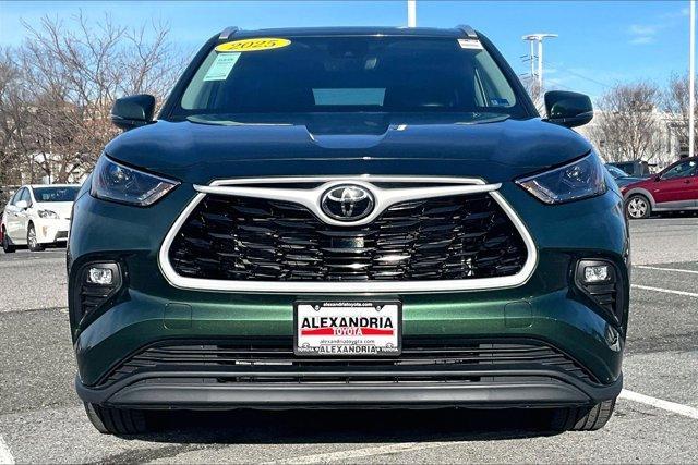 used 2025 Toyota Highlander car, priced at $42,995