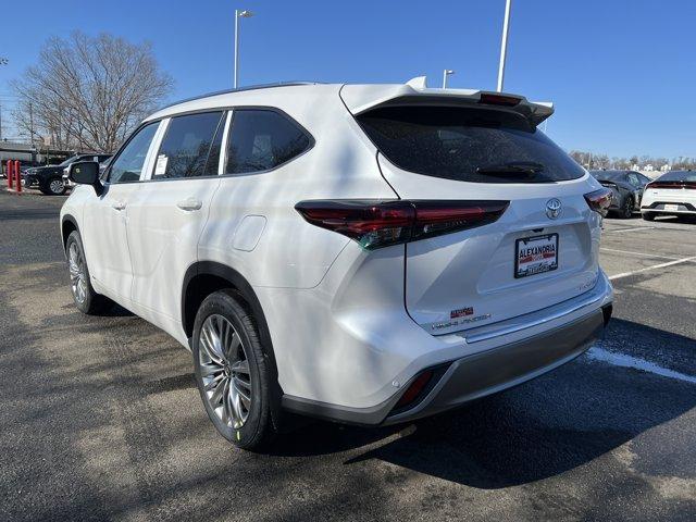 new 2026 Toyota Highlander Hybrid car