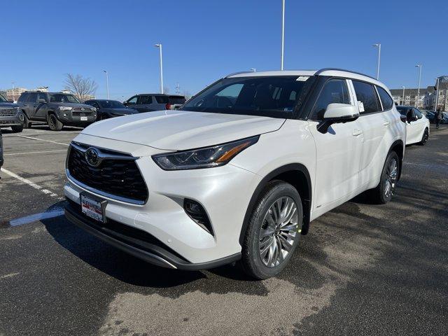 new 2026 Toyota Highlander Hybrid car