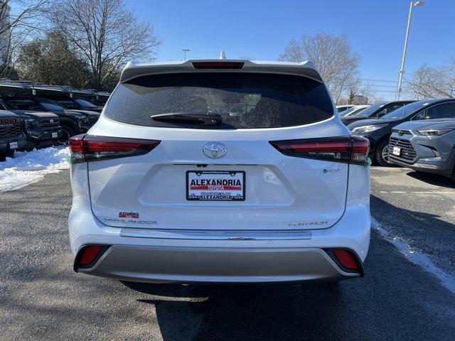 new 2026 Toyota Highlander Hybrid car