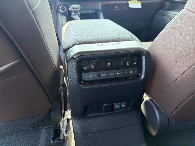 new 2027 Toyota Land Cruiser car