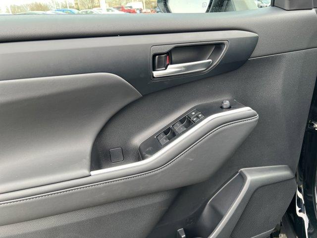 new 2026 Toyota Highlander Hybrid car