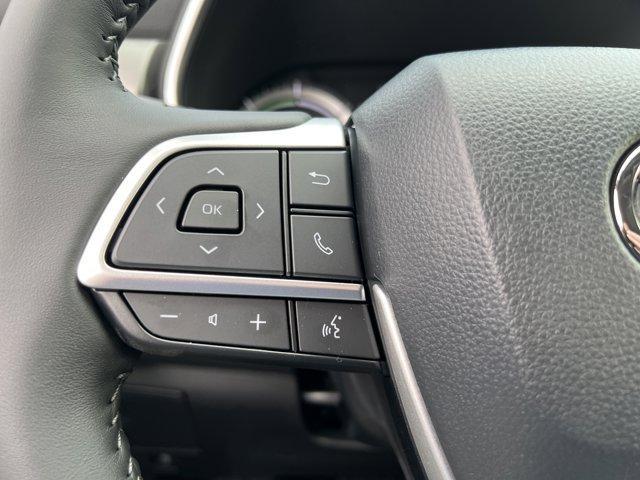 new 2026 Toyota Highlander Hybrid car