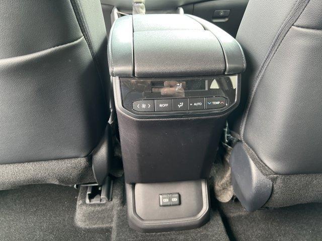 new 2026 Toyota Highlander Hybrid car