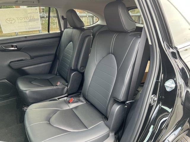 new 2026 Toyota Highlander Hybrid car