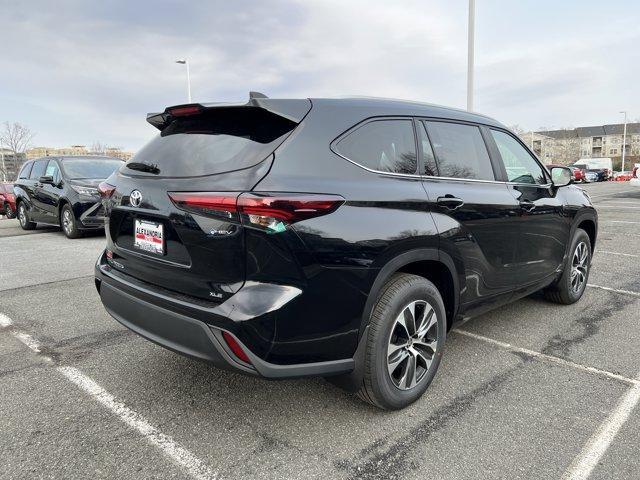 new 2026 Toyota Highlander Hybrid car