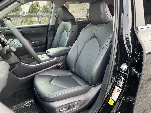 new 2026 Toyota Highlander Hybrid car