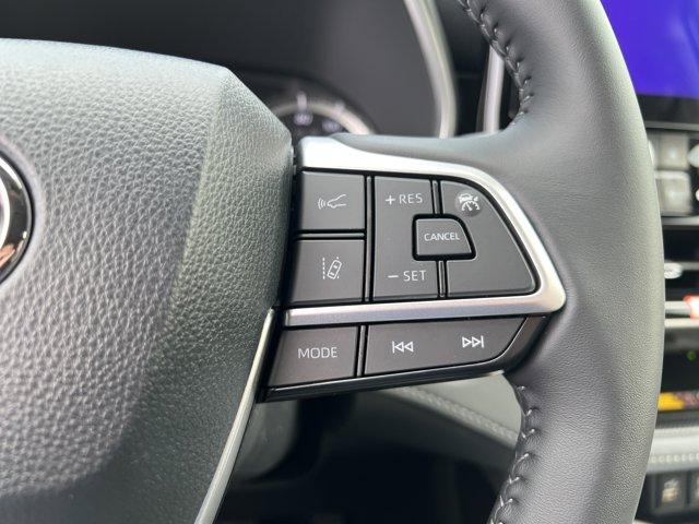 new 2026 Toyota Highlander Hybrid car