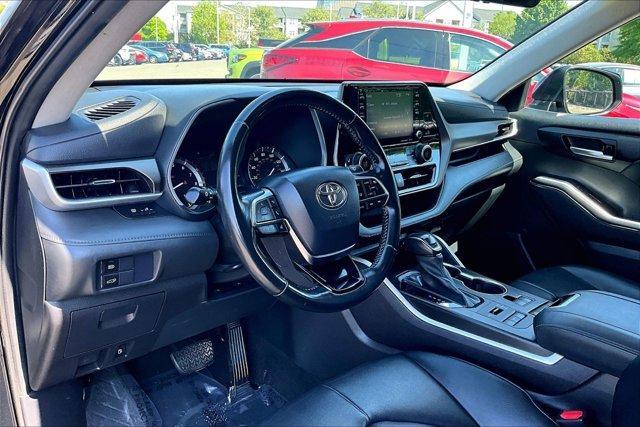 used 2021 Toyota Highlander car, priced at $27,950
